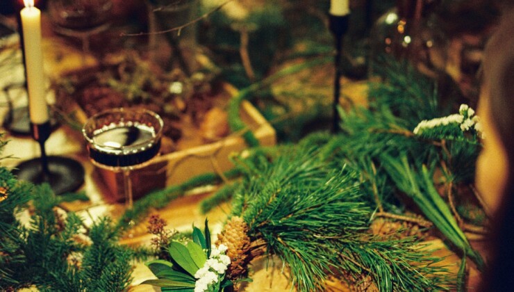 Christmas Wreath Making Workshop Bath Chippenham Hartham Park Aspect